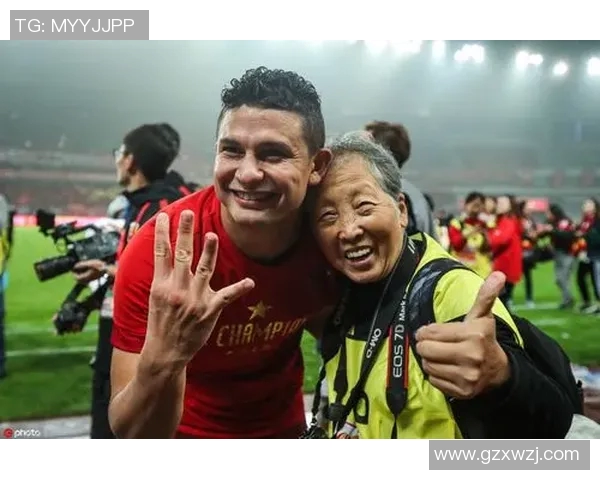 日本足球新星田野崛起 赛场上的快速突破与无畏精神